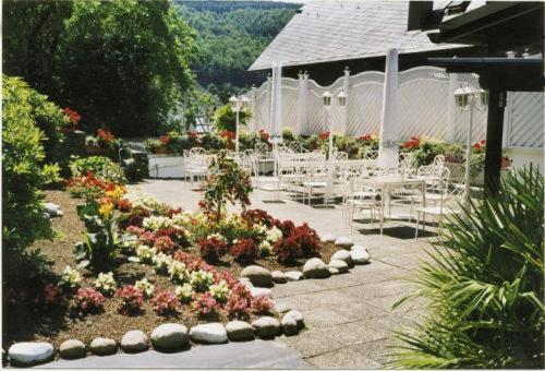 Hotel Zum Weissen Stein Kirchen  Екстер'єр фото