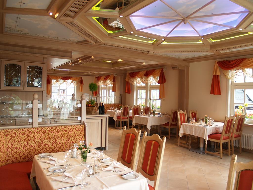Hotel Zum Weissen Stein Kirchen  Екстер'єр фото